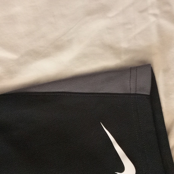 2  Medium size men's Nike shorts - Picture 3 of 7
